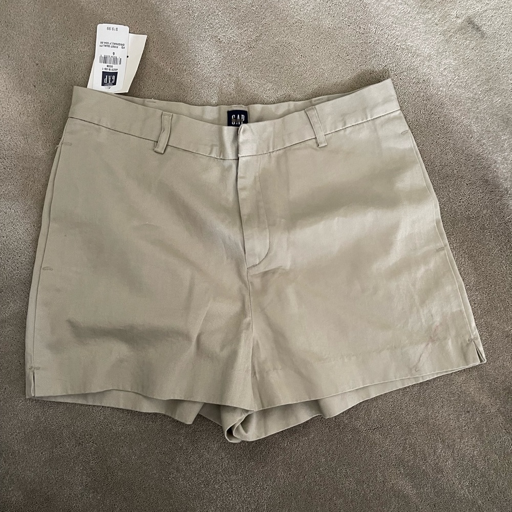 GAP Khaki shorts for women
